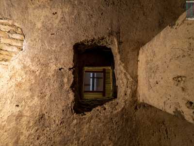 Il luogo era una cisterna romana del II secolo d.C. che riforniva il sovrastante impianto termale emerso durante i lavori di consolidamento della struttura